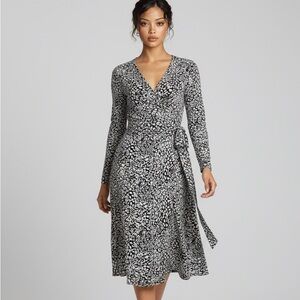 Banana Republic Monochrome Long Sleeve Dress